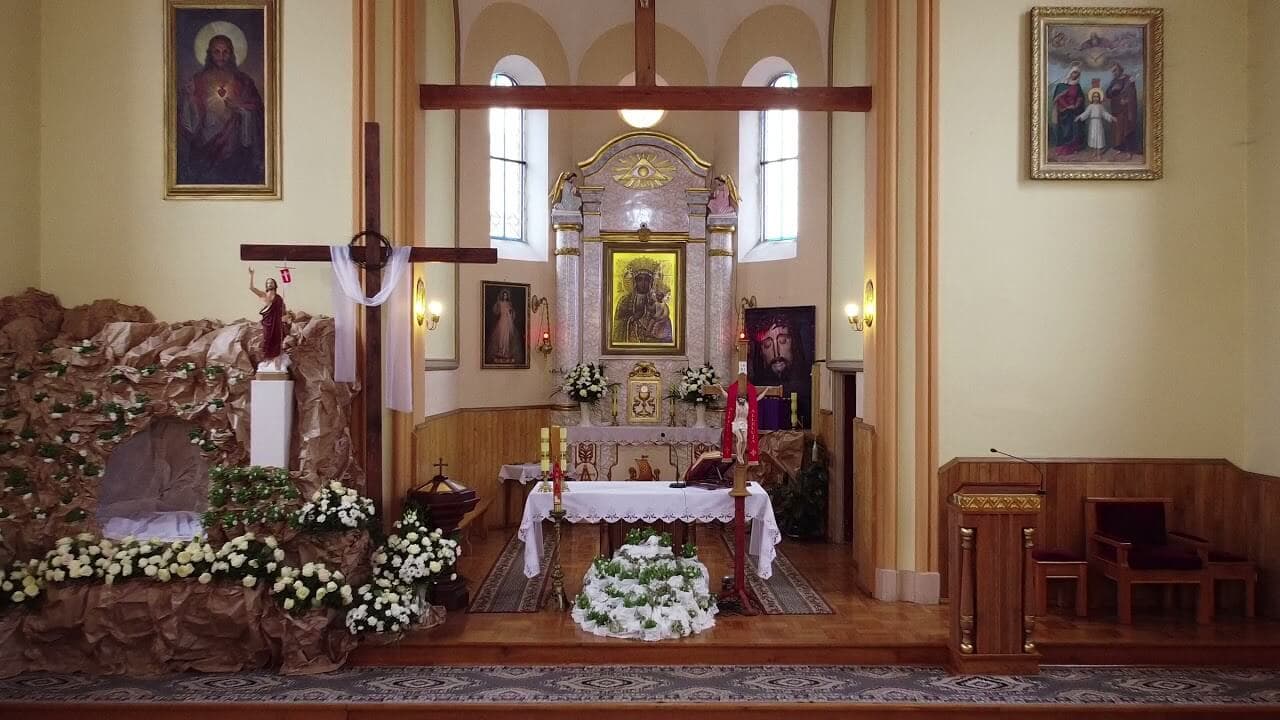 Wnętrze kościoła parafialnego w Latowicach